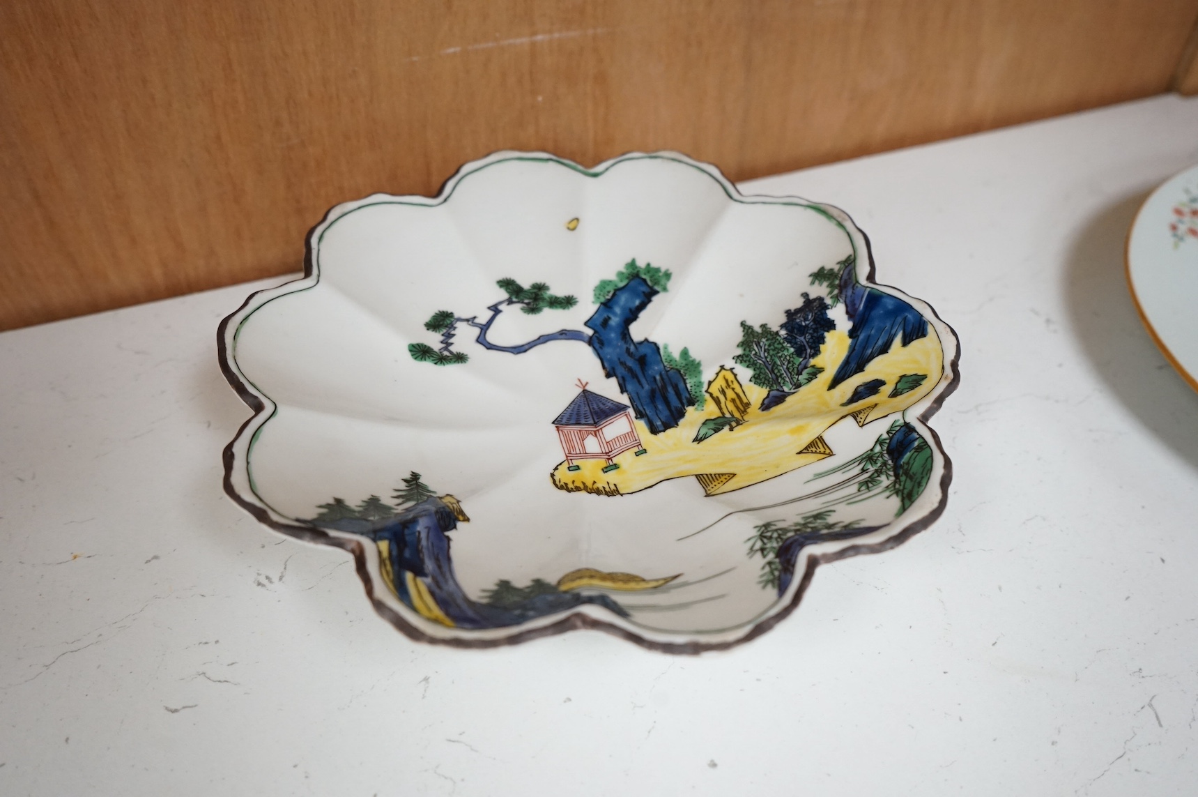 An 18th century Chinese Export famille rose plate together with other Chinese and Japanese items. Condition - varies